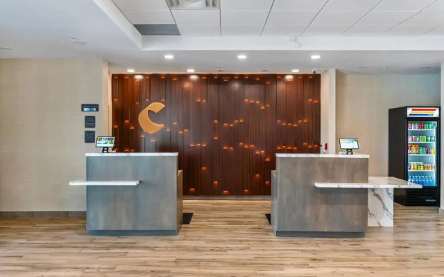 Comfort Inn & Suites