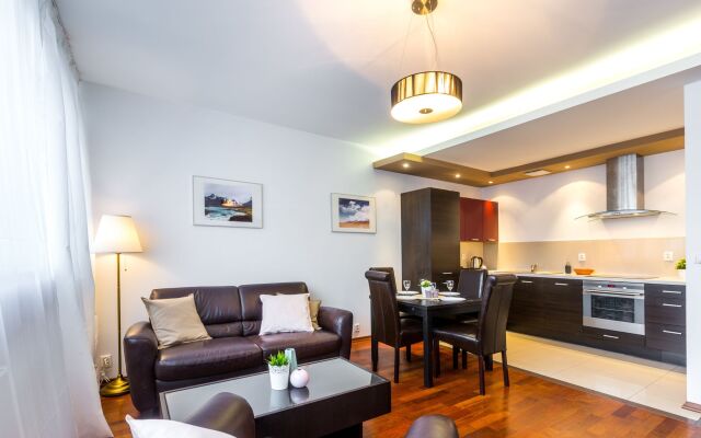FriendHouse Apartments