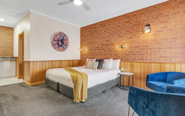 Golden River Motor Inn