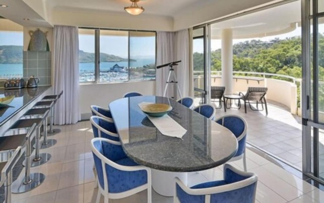 Yacht Harbour Tower 5