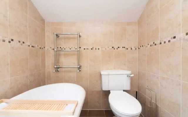 Charming Period Home Near Surbiton With Garden