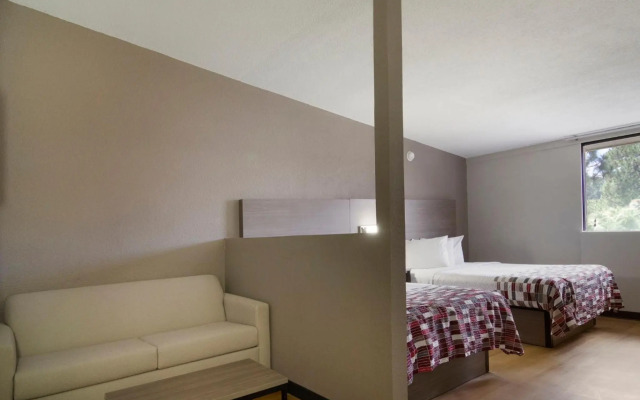 Red Roof Inn & Suites Brunswick I-95