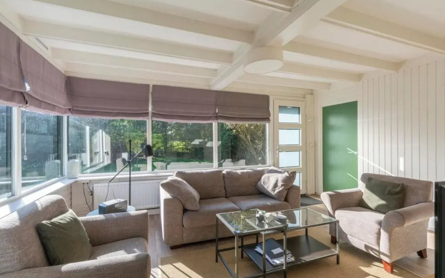Bungalow in Sint Maartenszee Near Beach