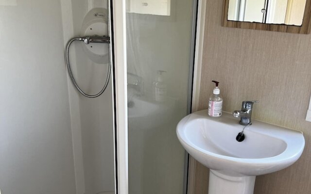 pet Free 2 Bedroom Caravan With Decking at Heacham