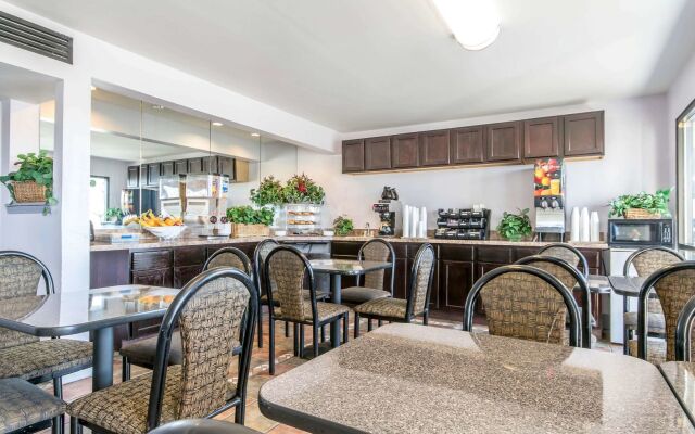 Studio 6 Suites Louisville, KY – Airport/Expo Center