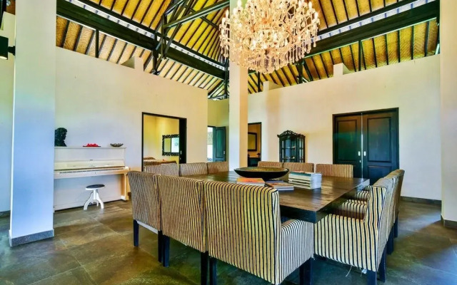 Lovina Residence
