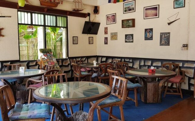 Pirates Cove Bar and Restauant