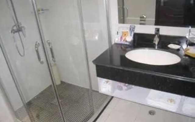 Jingjiang Fenghe Hotel