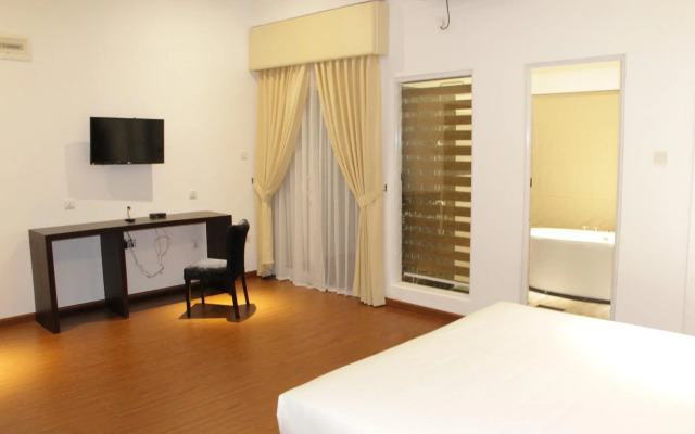Daffodils Beach Negombo
