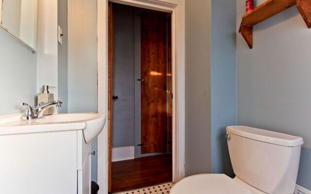 Amazing 5 Bedroom Downtown Ferndale House