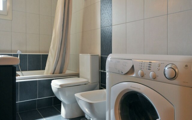 Balconies on Sea - The Garden Apartment