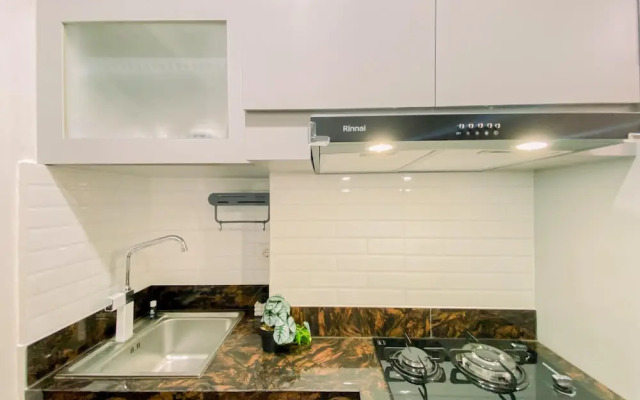 Cozy Studio Apartment At Transpark Cibubur