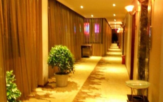 Linzhi Huarui Hotel