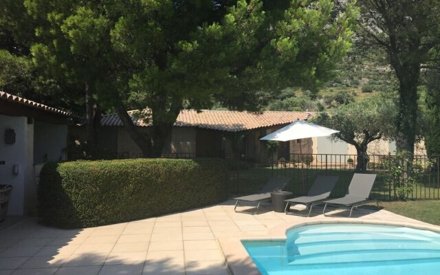 Nice House With Garden, Private Pool, Summer Kitchen and View of Mont Ventoux
