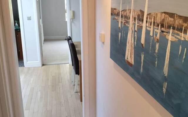 Spacious and Homely 3 Bedroom Clifton Flat