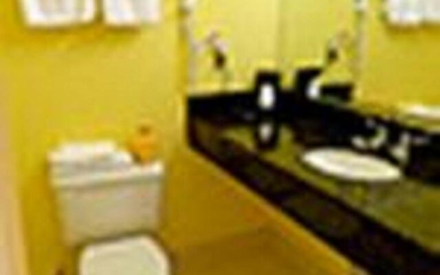 Whispering Pines by Hotel O Whitestone VA