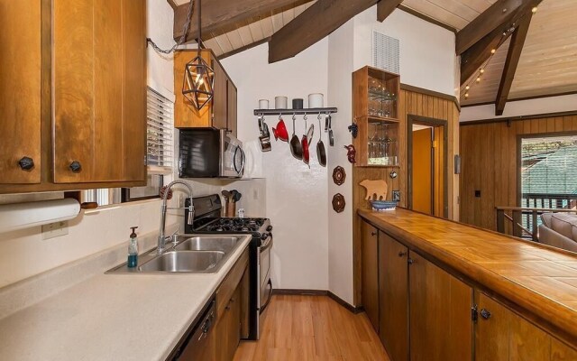 021 - Tree Fort Getaway