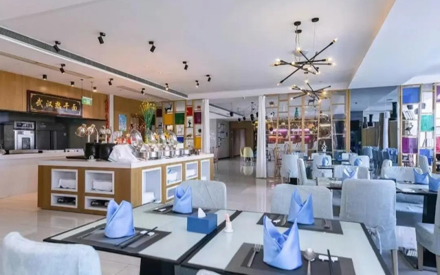 Echarm Hotel Wuhan Jiangxia Zhongbai Plaza