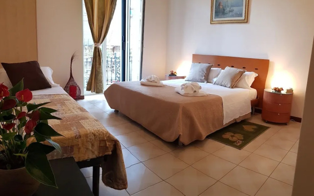 Welcome to Naples at Garibaldi Square