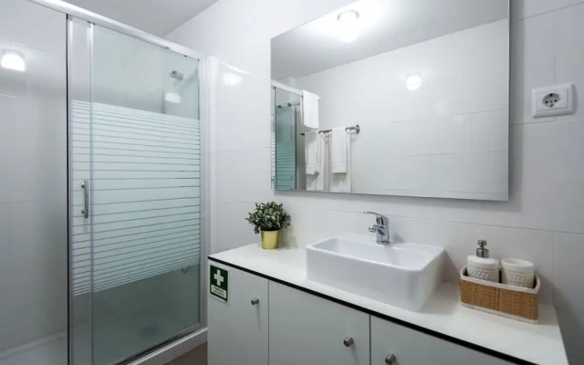 Trind2 · Samasal Trindade Apartments #2 Next to Aliados!