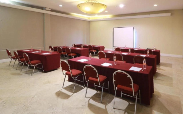 Holiday Inn Hotel & Suites Guadalajara-Centro Historico by IHG