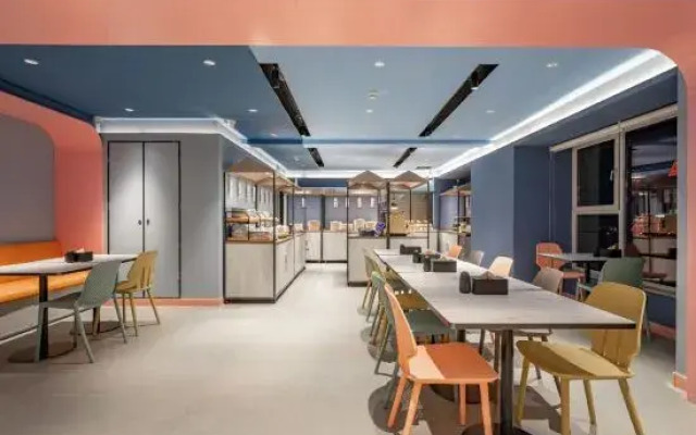 HanTing Hotel (Jinan West Railway Station Convention and Exhibition Center)