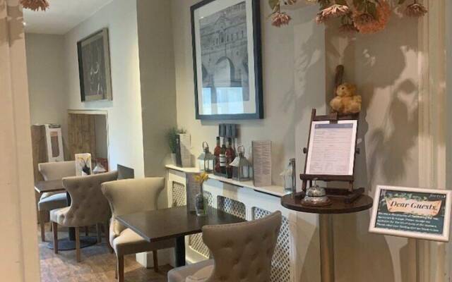 Clarence Court Hotel