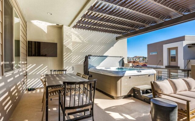 Sixteen Sandals 4 Bedroom Townhouse