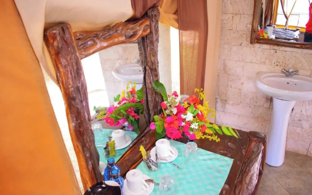 Boma Simba Lodge