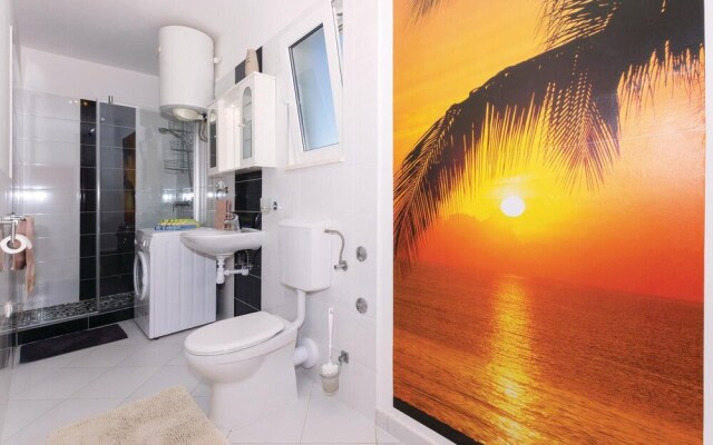 Nice Home in Podstrana With Wifi and 2 Bedrooms