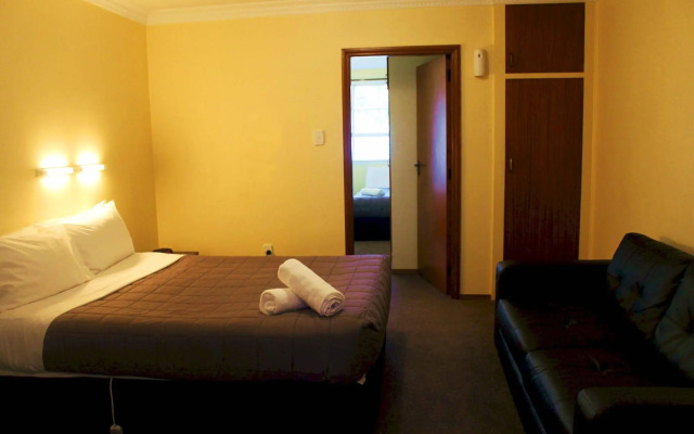 Ferry Motel