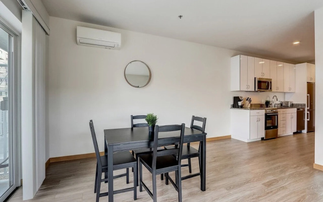 Chic Central Apartment with Free Parking