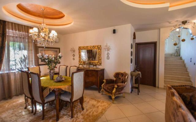 Villa Gogo offers privacy and pool