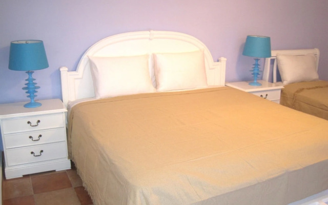 Contadora Island Inn B&B