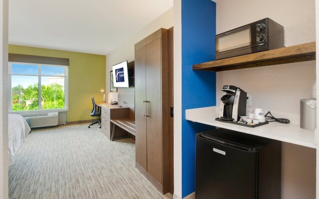 Holiday Inn Express Hotel & Suites Orlando - Apopka, an IHG Hotel