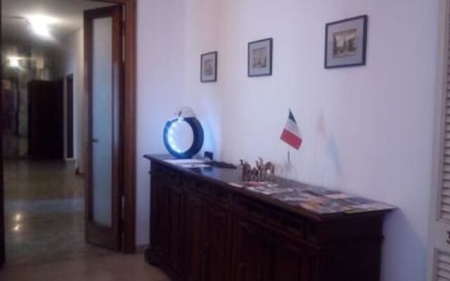 Bed & Breakfast‎ Asinelli