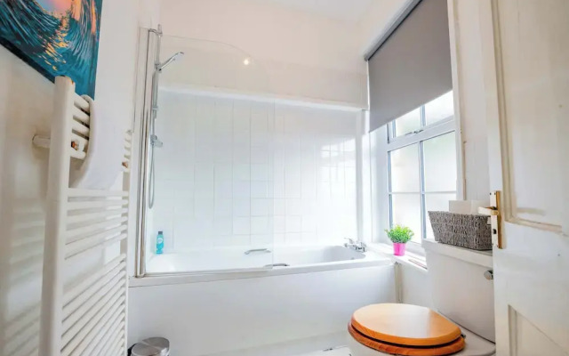 Host Stay Broadbanks Apartment