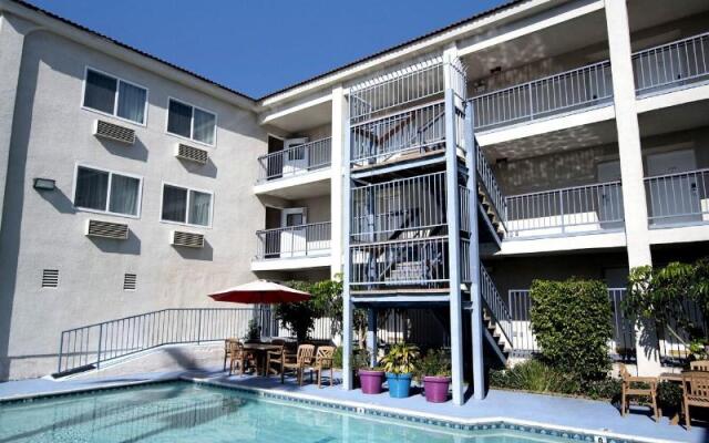 Brookhurst Plaza Inn