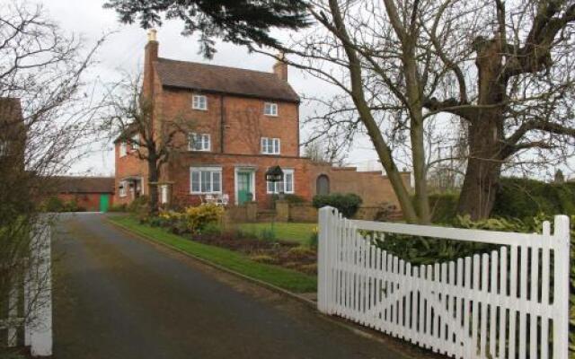 Ingon Bank Farm Bed And Breakfast