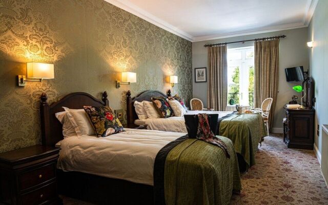 Fernhill House Hotel & Gardens