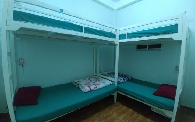 Len’s Hostel