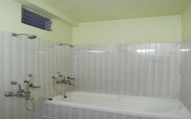 OYO 26822 Golden Sea Queen Beach Resort