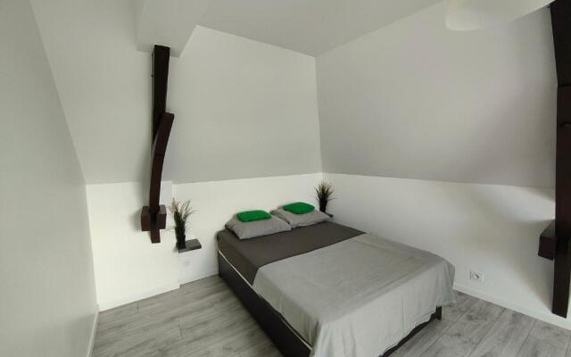 Les Lofts De Provins: Apt 4