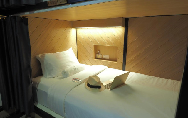 Alfresco Phuket Hotel