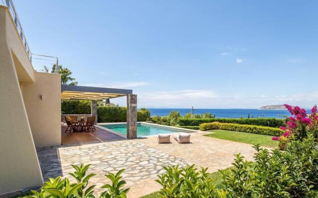 Amazing 5 bedroom Villa with Swimming Pool