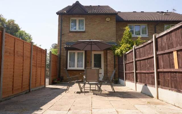 I Luv London Too! 1bed Stunnin Home Sleeps 3!