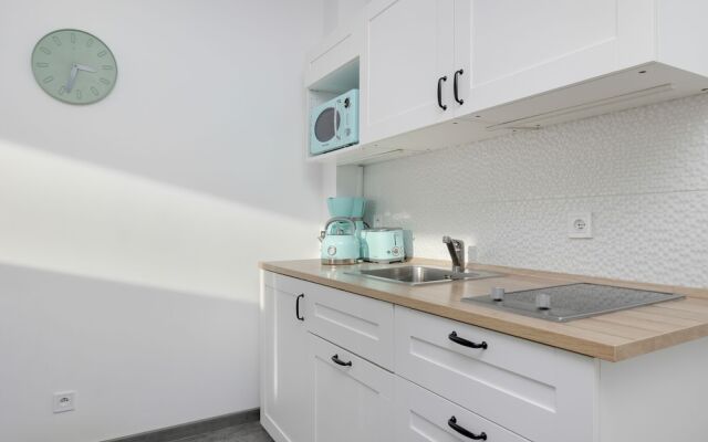 Grunwaldzka Apartment for 4 by Renters