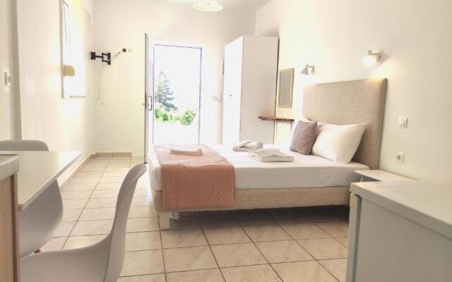 # 6 Giorgos & Chara apartments