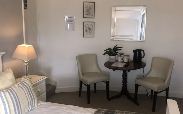 White Lodge Hotel