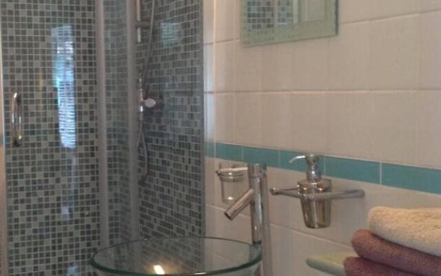 Overglen Court Bed & Breakfast